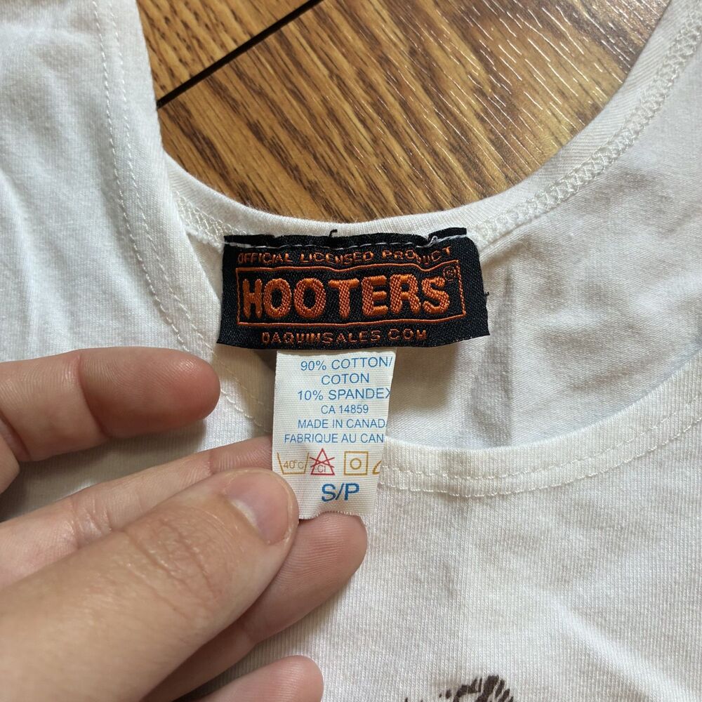 Hooters Parramatta Australia Tank Top S Collector Restaurant Graphic Tee Owl - Picture 2 of 6